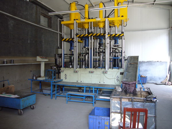 汽車(chē)濾清器專用殼體自動(dòng)拉伸機(jī)